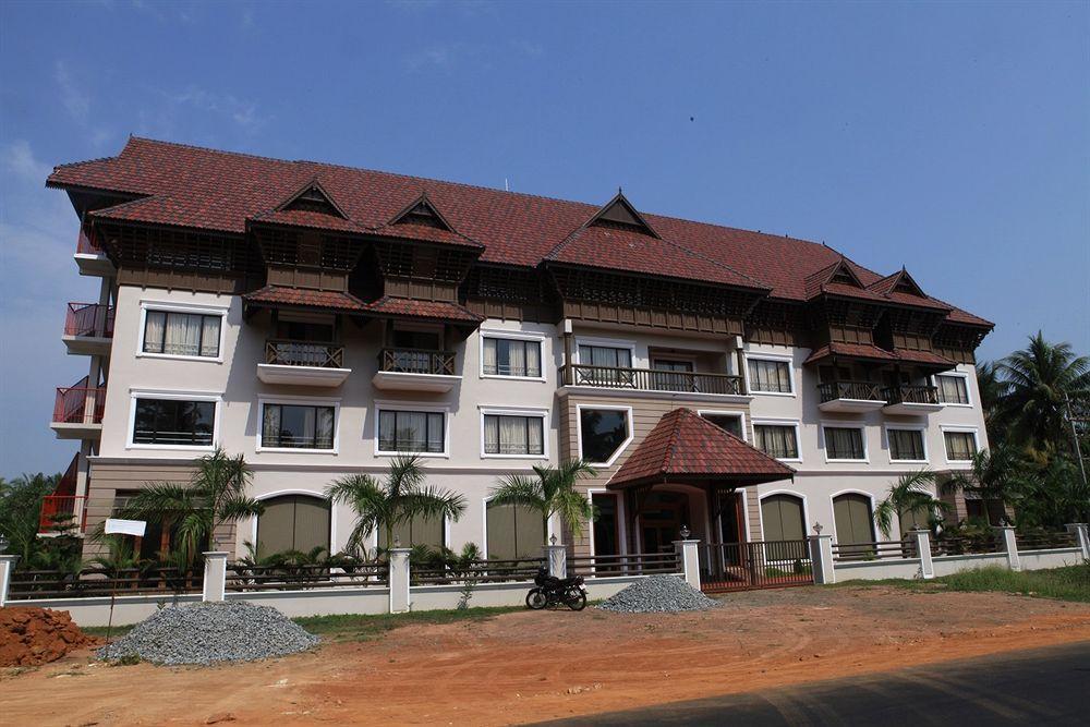 Oyo 1079 Ashirwad Heritage Resort كوماراكوم المظهر الخارجي الصورة
