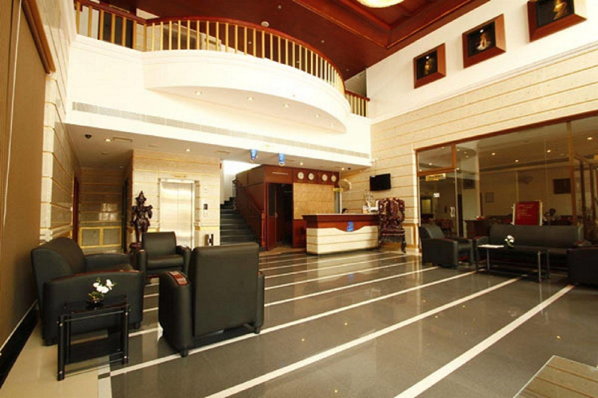 Oyo 1079 Ashirwad Heritage Resort كوماراكوم المظهر الخارجي الصورة