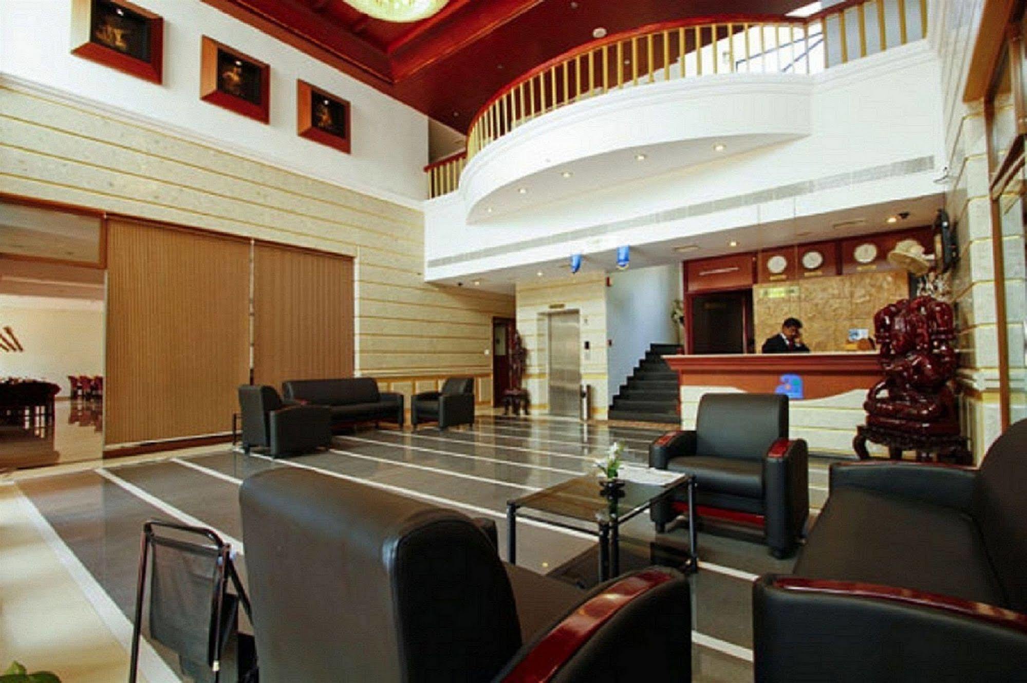 Oyo 1079 Ashirwad Heritage Resort كوماراكوم المظهر الخارجي الصورة