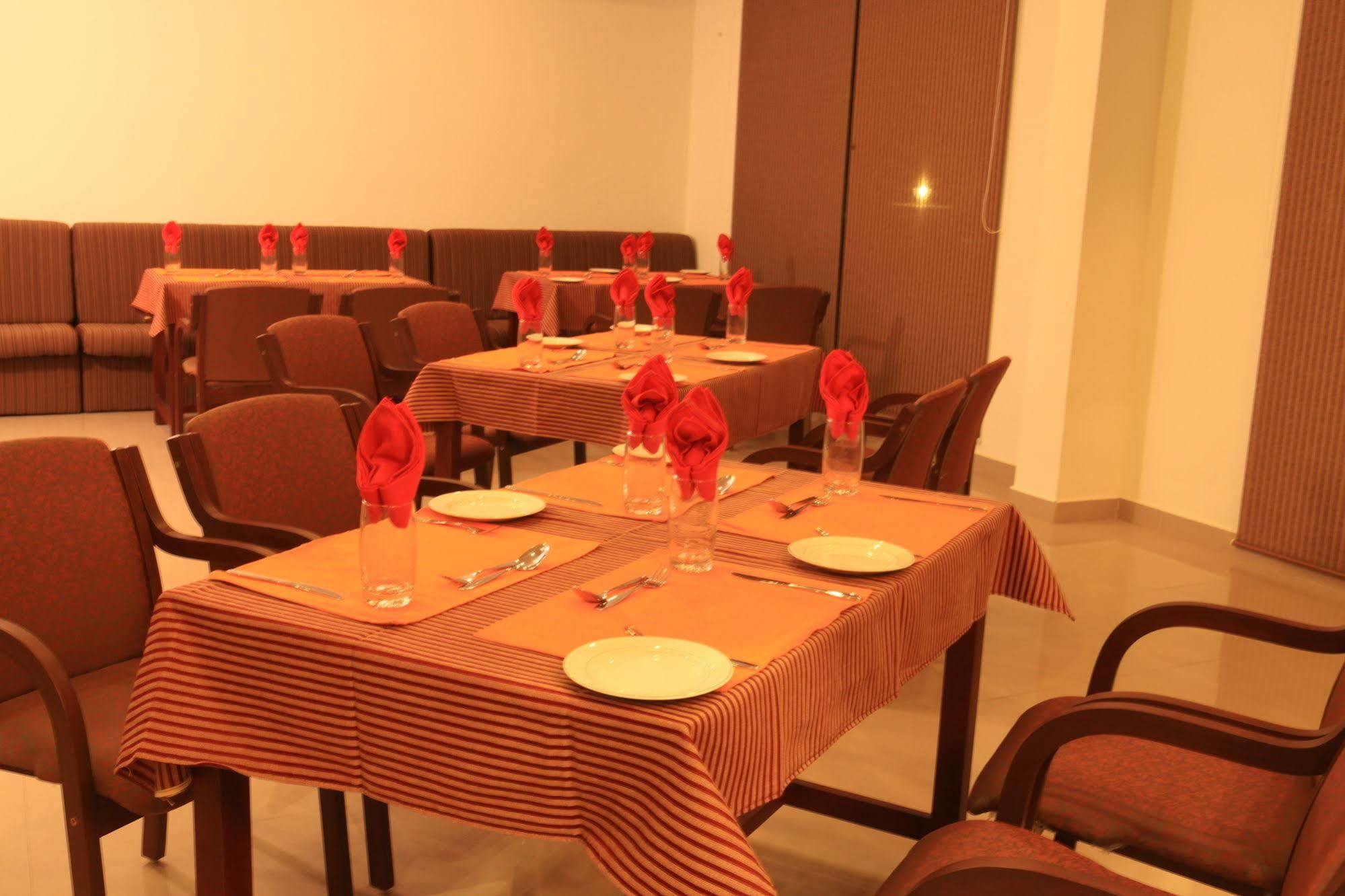 Oyo 1079 Ashirwad Heritage Resort كوماراكوم المظهر الخارجي الصورة
