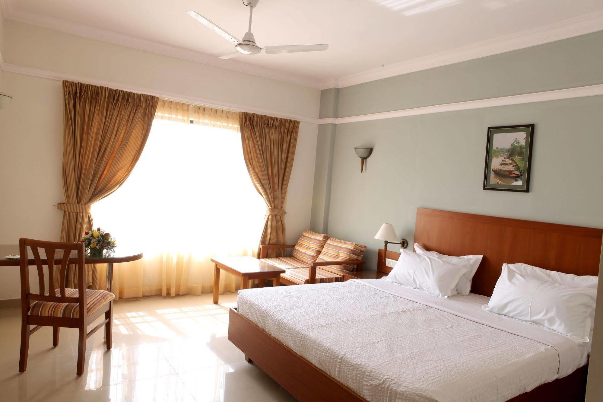 Oyo 1079 Ashirwad Heritage Resort كوماراكوم المظهر الخارجي الصورة