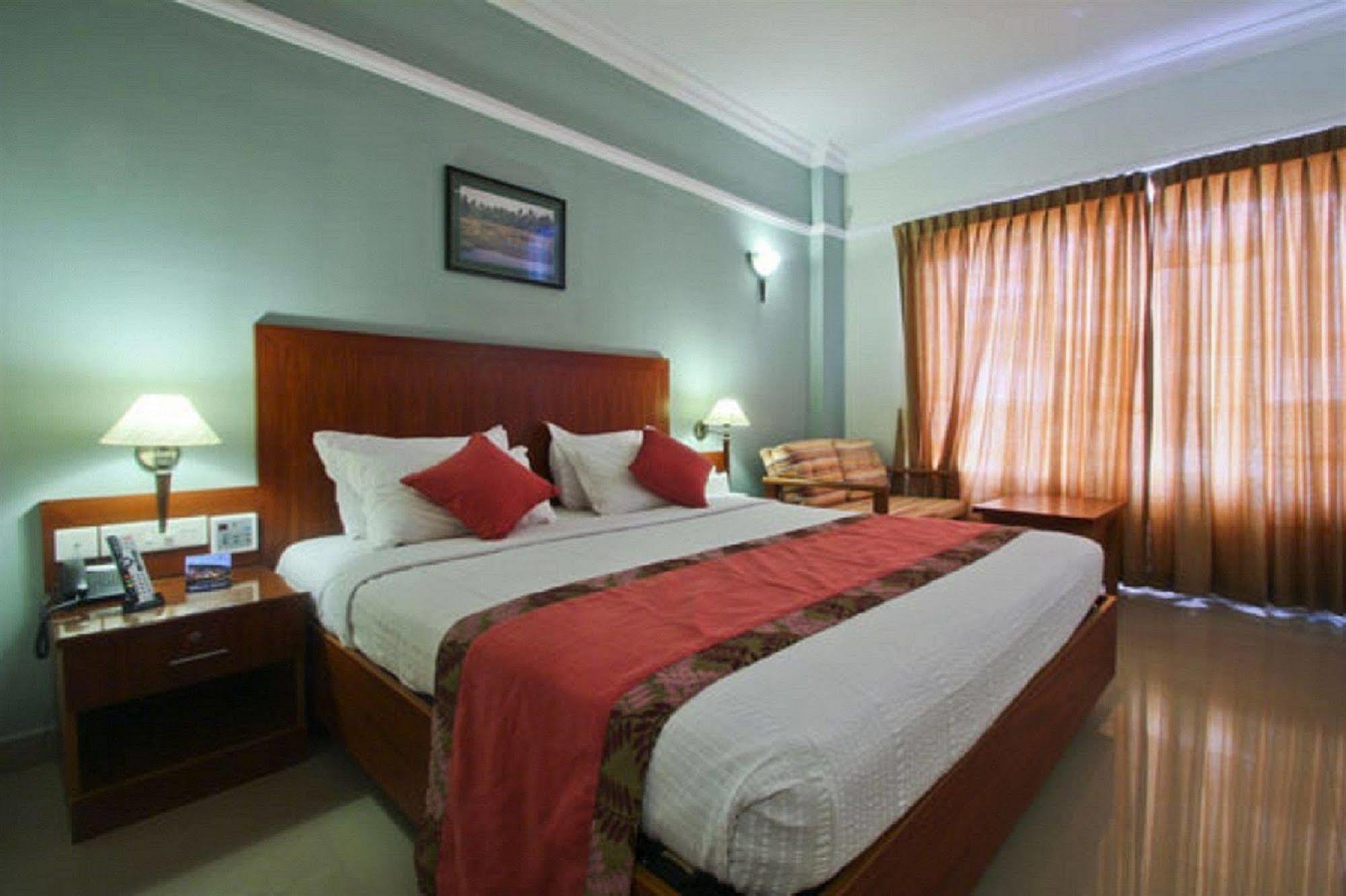 Oyo 1079 Ashirwad Heritage Resort كوماراكوم المظهر الخارجي الصورة