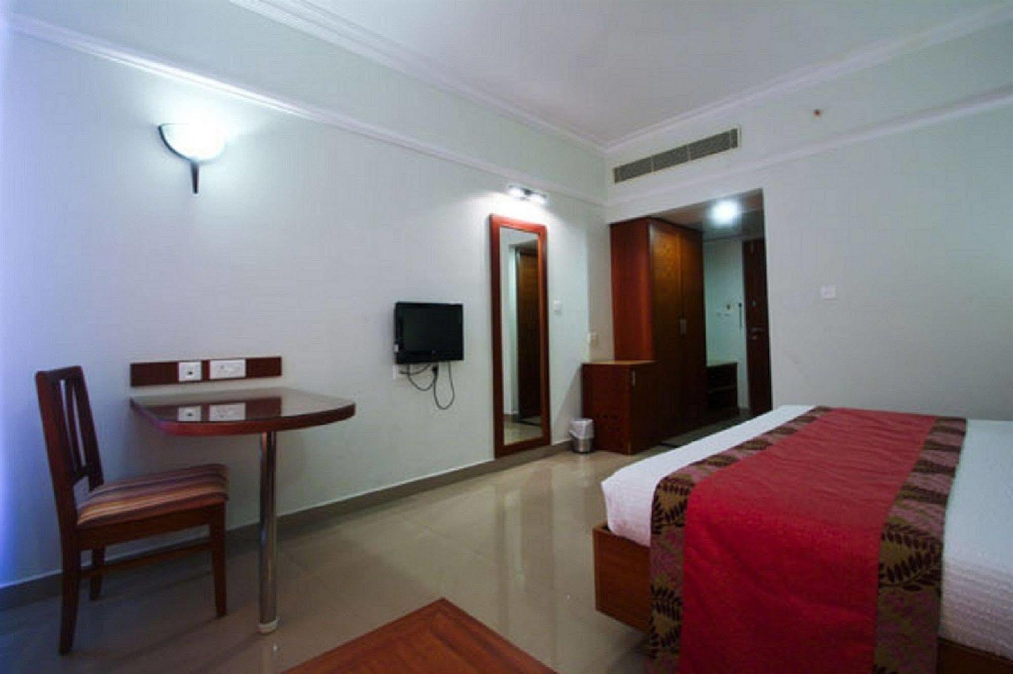 Oyo 1079 Ashirwad Heritage Resort كوماراكوم المظهر الخارجي الصورة